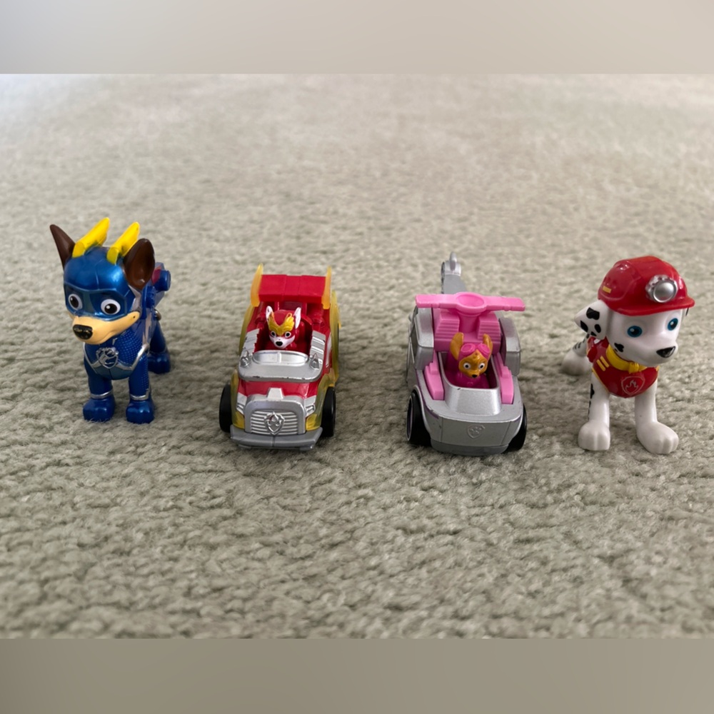 Lot of 4 Paw Patrol figures and vehicles Marshall, Chase, Skye